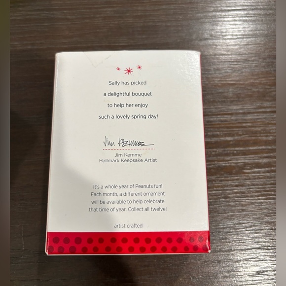 NWT Sally’s Spring Bouquet HALLMARK ORNAMENT from Peanuts Official! - Picture 3 of 5